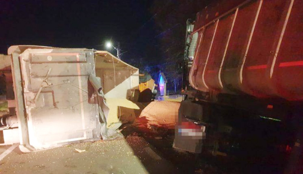 Accident rutier cu două camioane în Botoșani