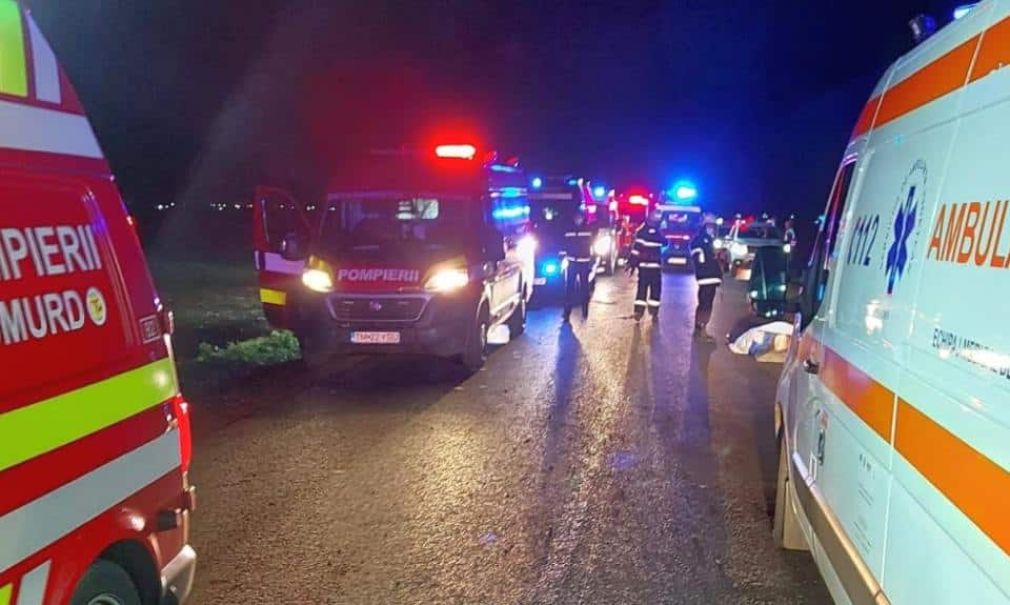 Carambol cu 4 mașini pe autostradă. Un camion,implicat