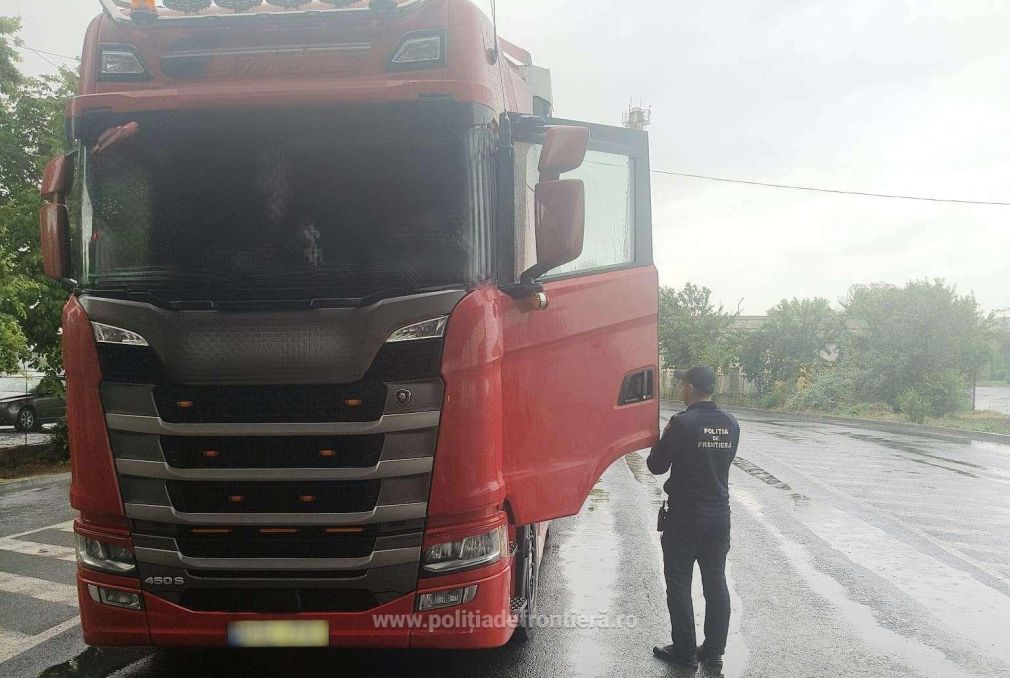 Camion radiat în Spania, descoperit de polițiștii de frontieră