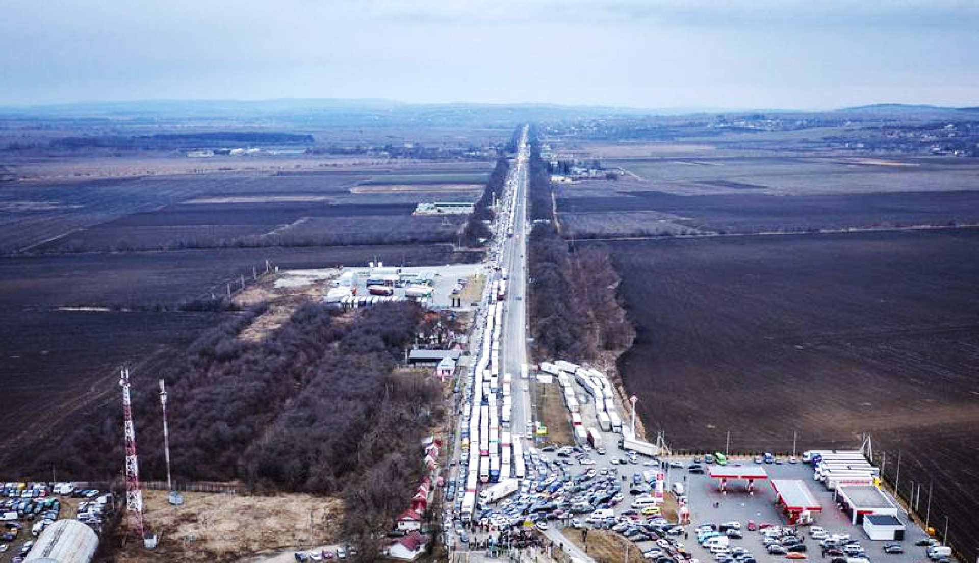 Vama Siret. Coadă de circa 20 de kilometri de camioane din Ucraina