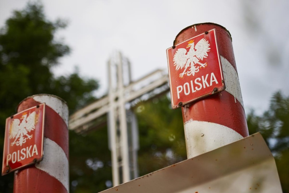 Polonia reinstaurează blocada împotriva Ucrainei la graniță. Nici autobuzele nu vor trece