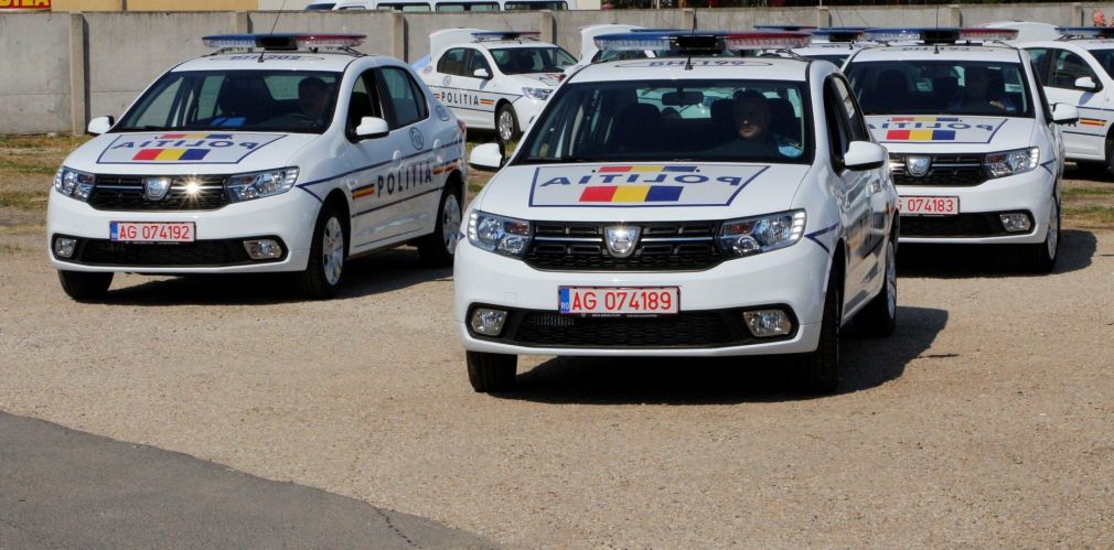 Un șofer a intrat cu un camion într-o casă