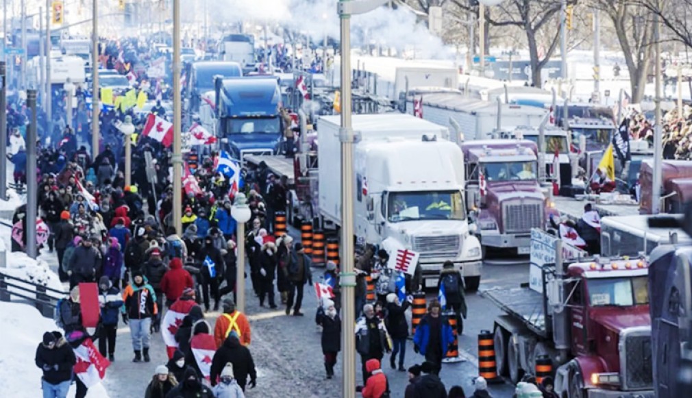 VIDEO. Convoiul &quot;Camionagii pentru libertate&quot; a blocat capitala Canadei