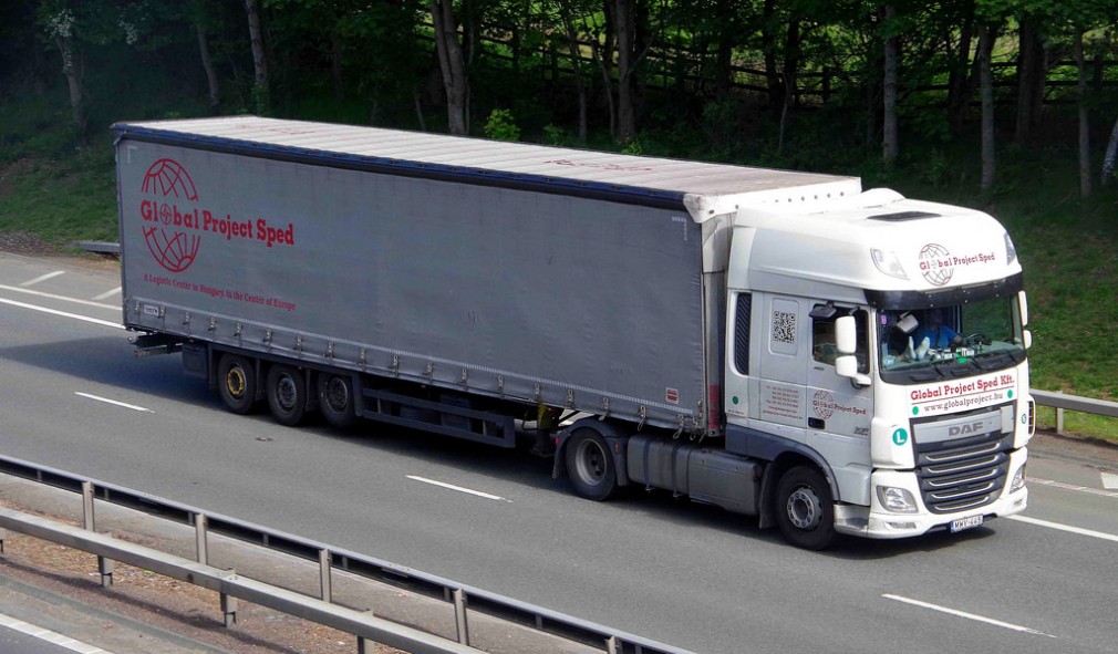 Restricţii de circulaţie pentru camioane în Ungaria