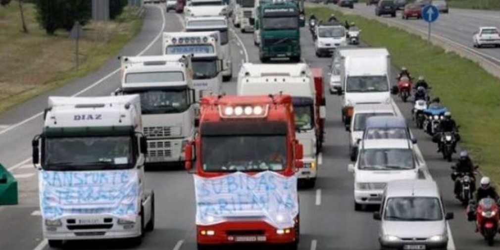 SPANIA. Greva generală a transportatorilor, copleșiți de scumpirea cu 35% a carburanților