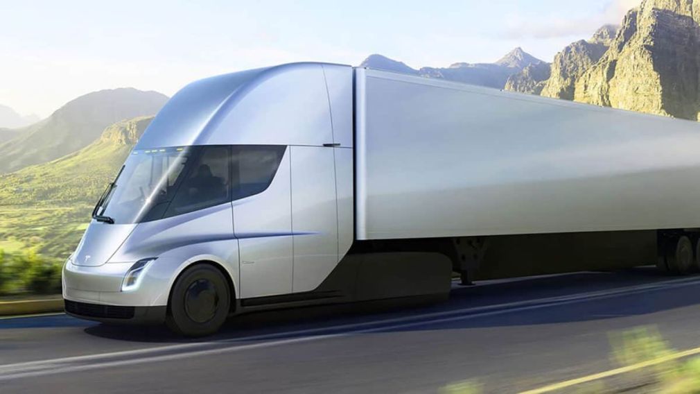 Musk afirmă că Tesla Semi va intra în producție de serie în acest an