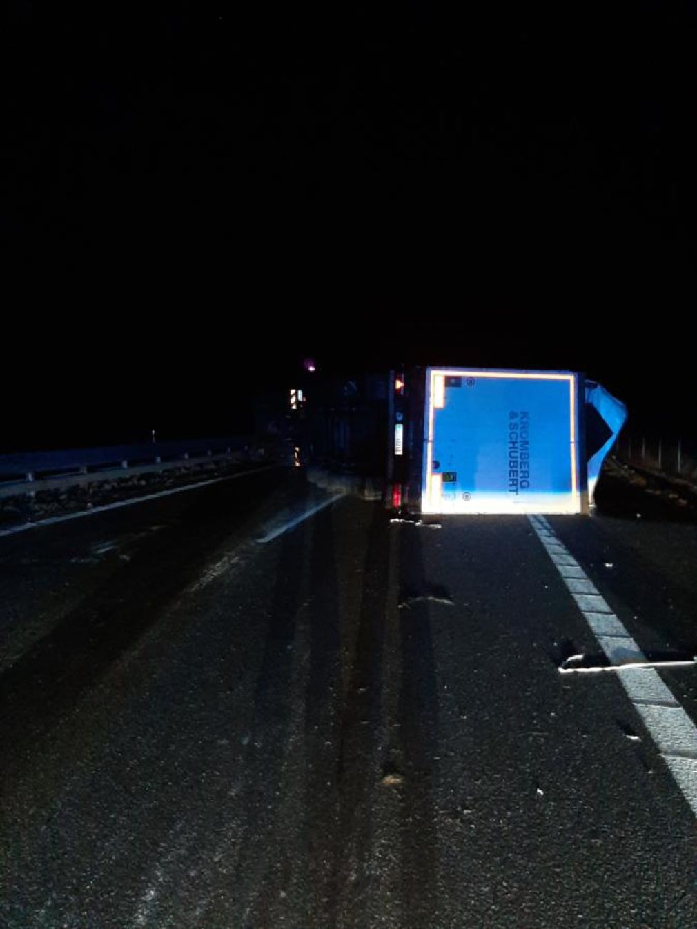 Autostradă complet blocată după un accident de camion