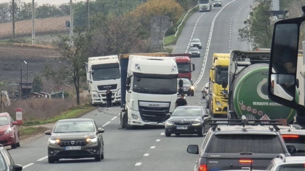 Persoană grav rănită după un accident de camion