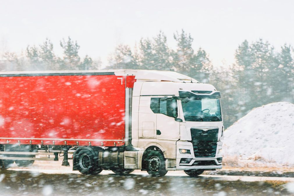 Camioanele sub supraveghere specială în Polonia. Polițiștii vor verifica starea anvelopelor