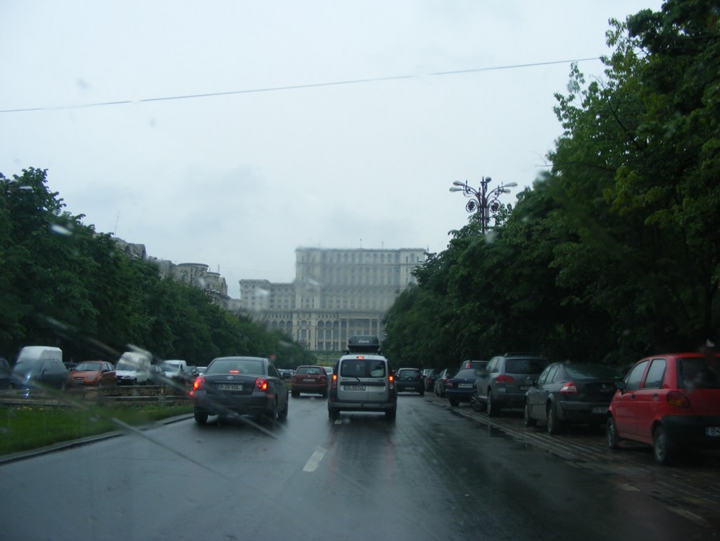 Oficial. 2 euro să parchezi în Bucureşti