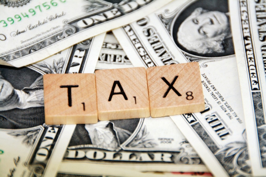 Ce taxe și impozite plătiți luna aceasta