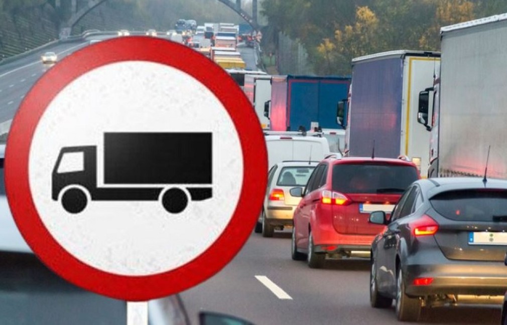 Se ridică restricțiile de circulație pentru camioane pe sectoarele de autostrăzi