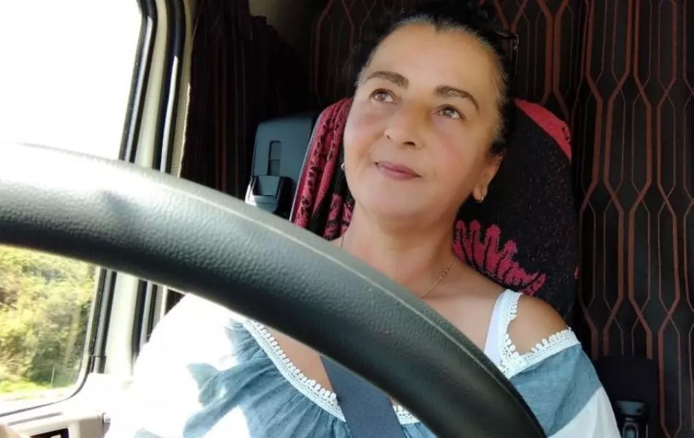 Cea mai cunoscută șoferiță de camion din România. De 20 de ani pe drumuri