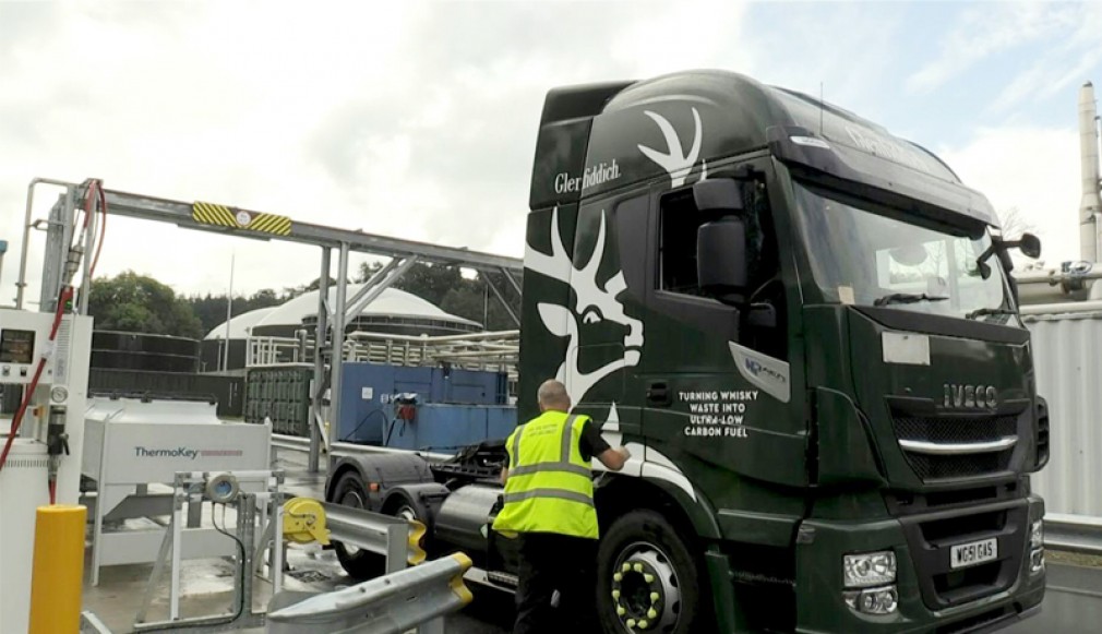 VIDEO: Scoția. Camioane alimentate cu deșeuri de la whisky