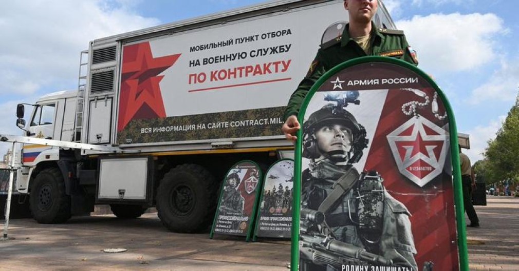 VIDEO Rusia trimite camioane în țară să recruteze soldați pentru război