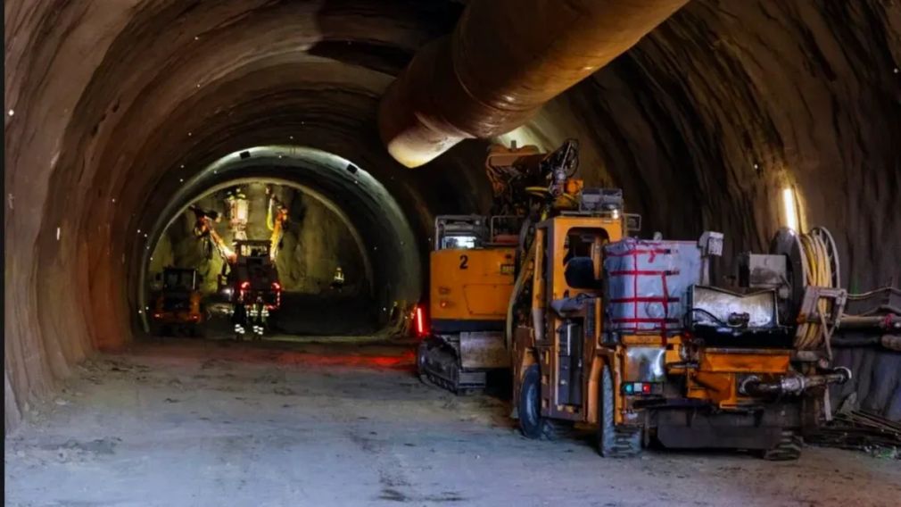 VIDEO 2.000 de metri din primul tunel de autostradă au fost săpați