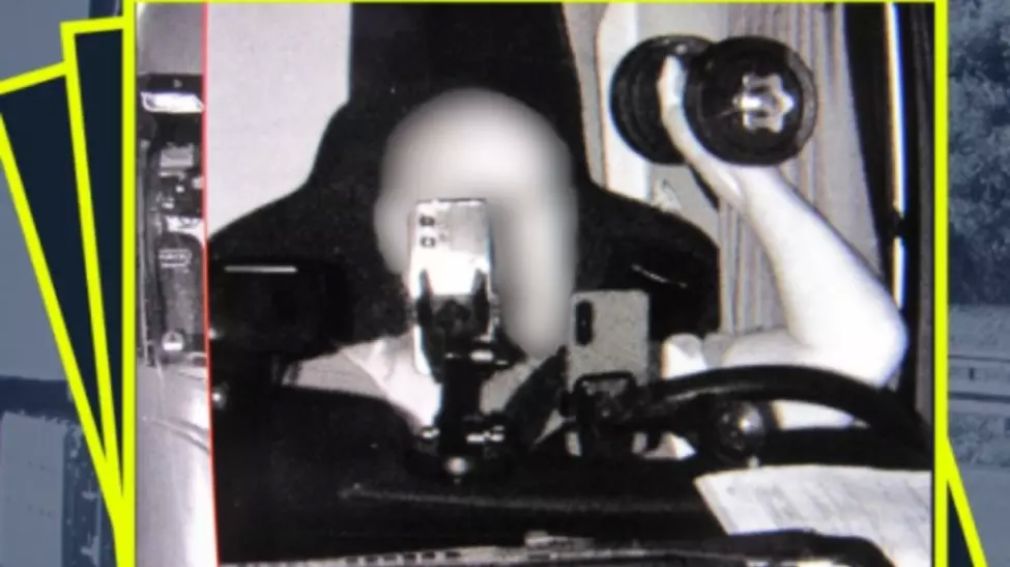 Șofer de camion surprins de radar pe autostradă. Poliția s-a crucit când a văzut ce făcea