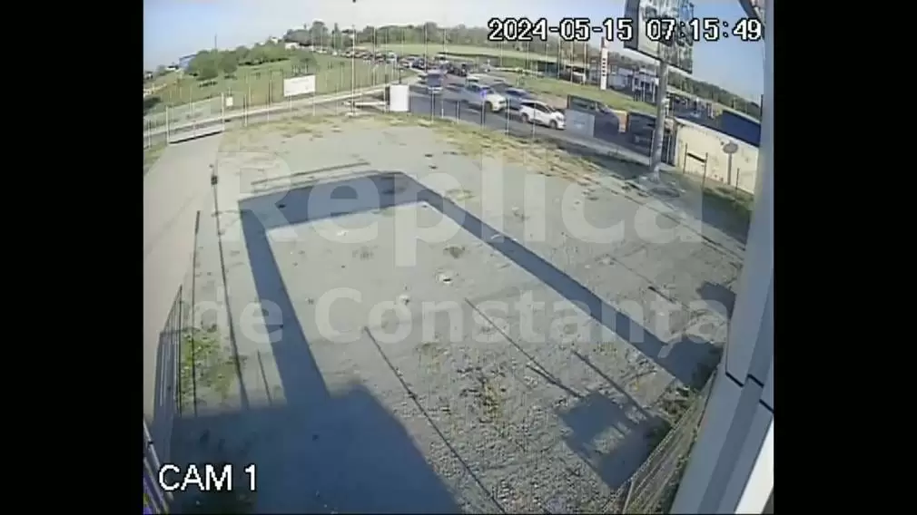 VIDEO. Momentul în care un camion își pierde containerul