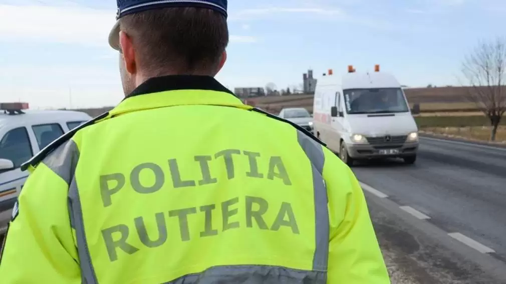 Femeie lovită de CAMION