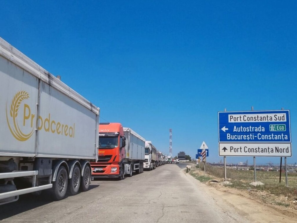 Grindeanu: conducerea Portului Constanța va fi schimbată dacă există „cea mai mică dovadă” că în port au prioritate camioanele din Ucraina