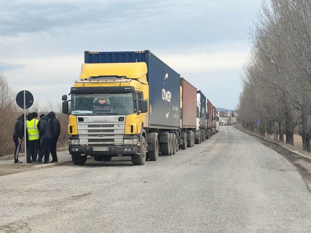 Reporta.j Un an de chin și așteptări pentru șoferii de camion la Isaccea