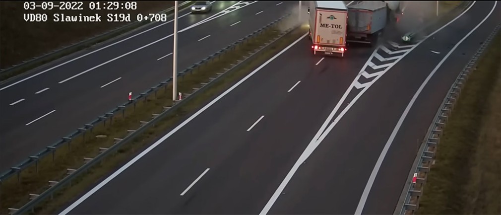 VIDEO. Accident cu trei camioane pe o autostradă din Polonia