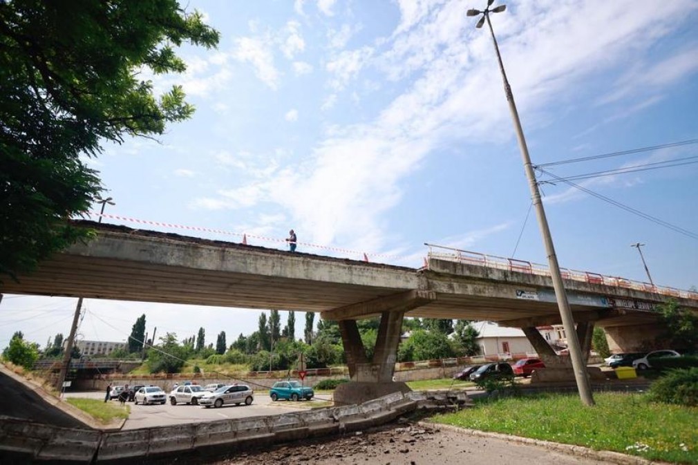 Foto/Video: Un Pod s-a prăbușit în orașul Buzău