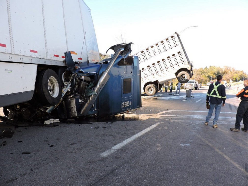 De ce sunt implicate camioanele în tot mai multe accidente