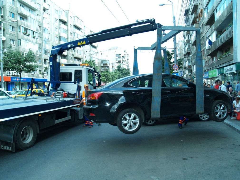 Maşinile parcate ilegal în București vor fi ridicate