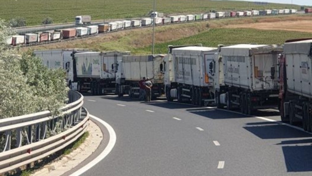 VIDEO. România sigilează la graniță camioanele cu cereale din Ucraina