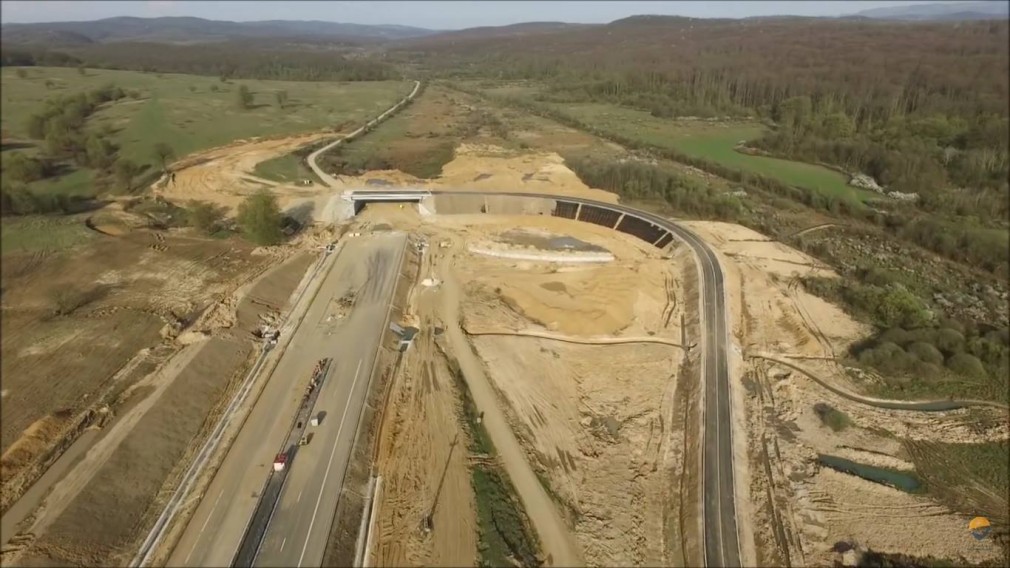 Porțiunea lipsă din Autostrada Lugoj - Deva „înlocuită” cu un drum național proaspăt asfaltat