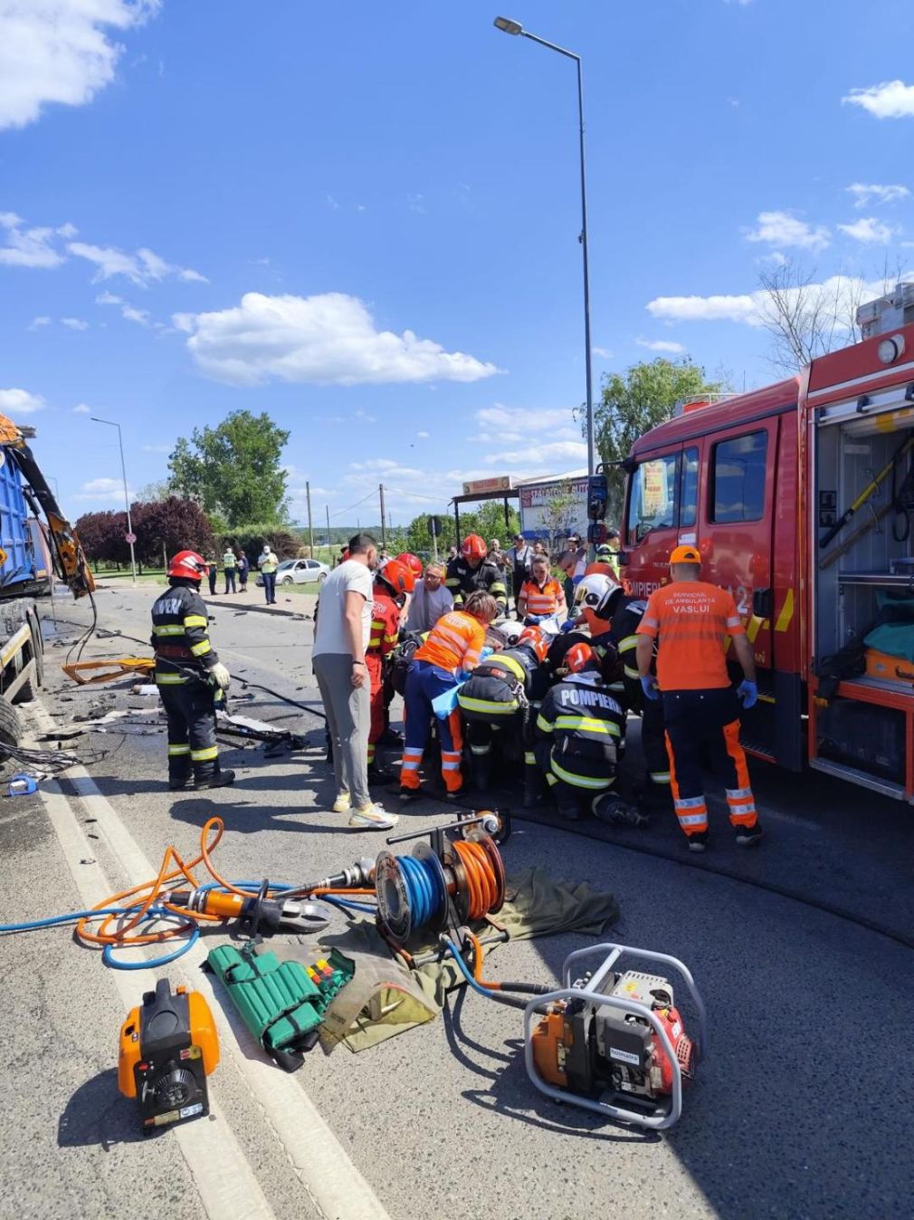 Șoferul unui camion a fost găsit de salvatori în stop cardio respirator