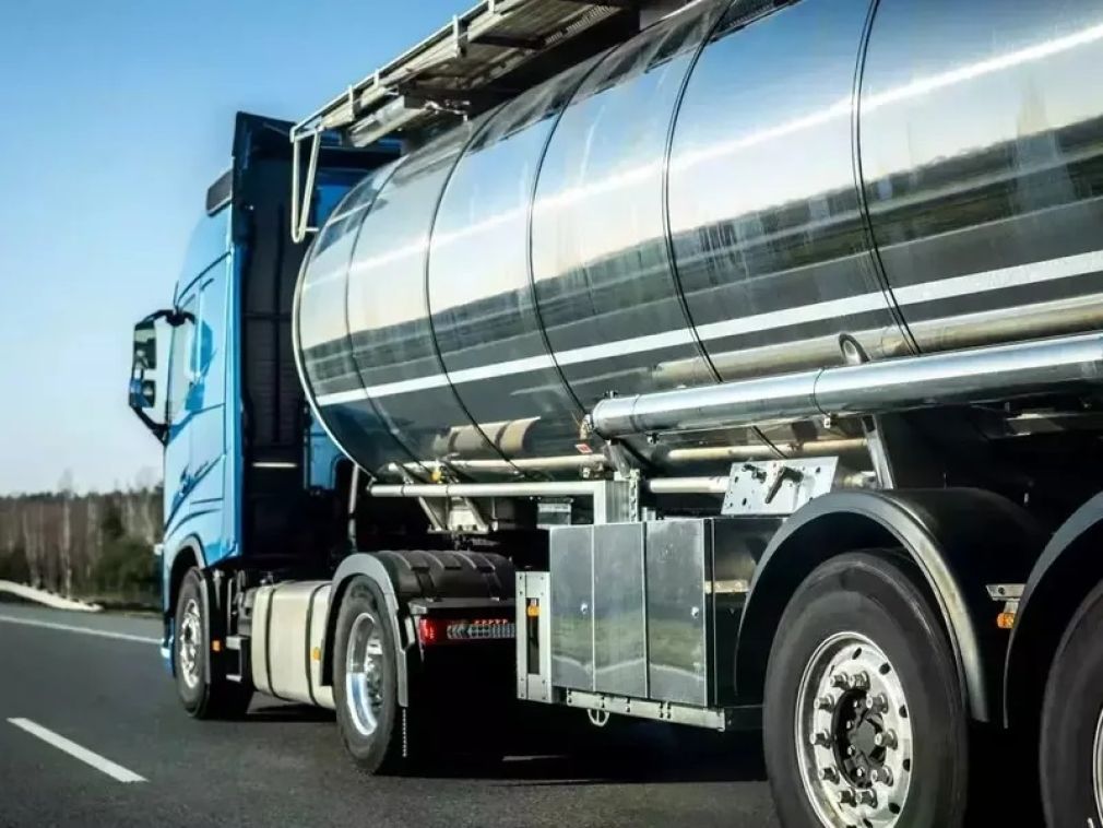 O cisternă cu gaz metan s-a răsturnat. Cât de gravă e situația?