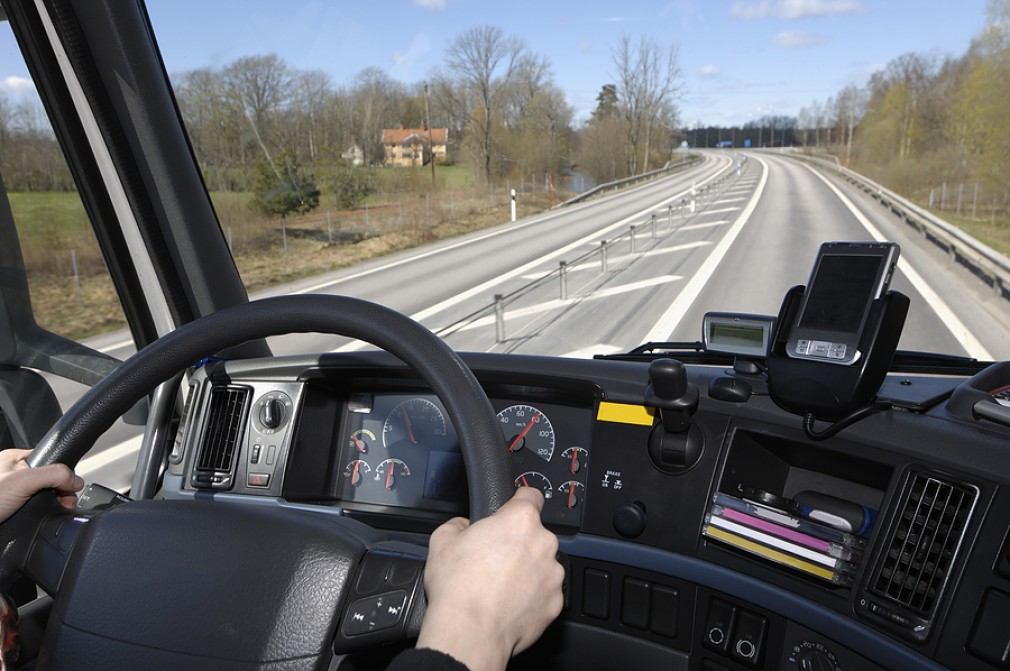 Prezentarea unui test COVID negativ, obligatorie la sosirea în România. Ce se întâmplă cu șoferii de camion