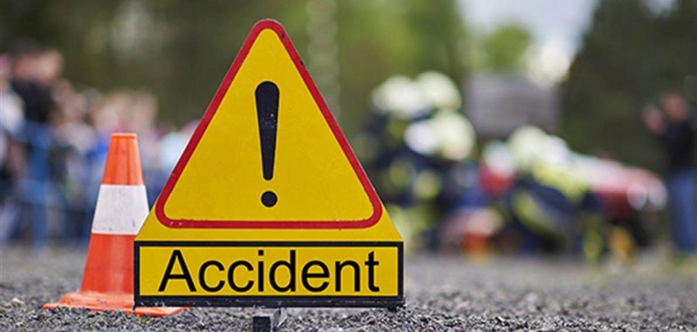 VIDEO Un camion și o mașină s-au ciocnit. O femeie a fost carbonizată