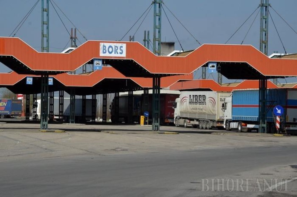VIDEO Cozi de camioane întinse pe zeci de kilometri la Borș
