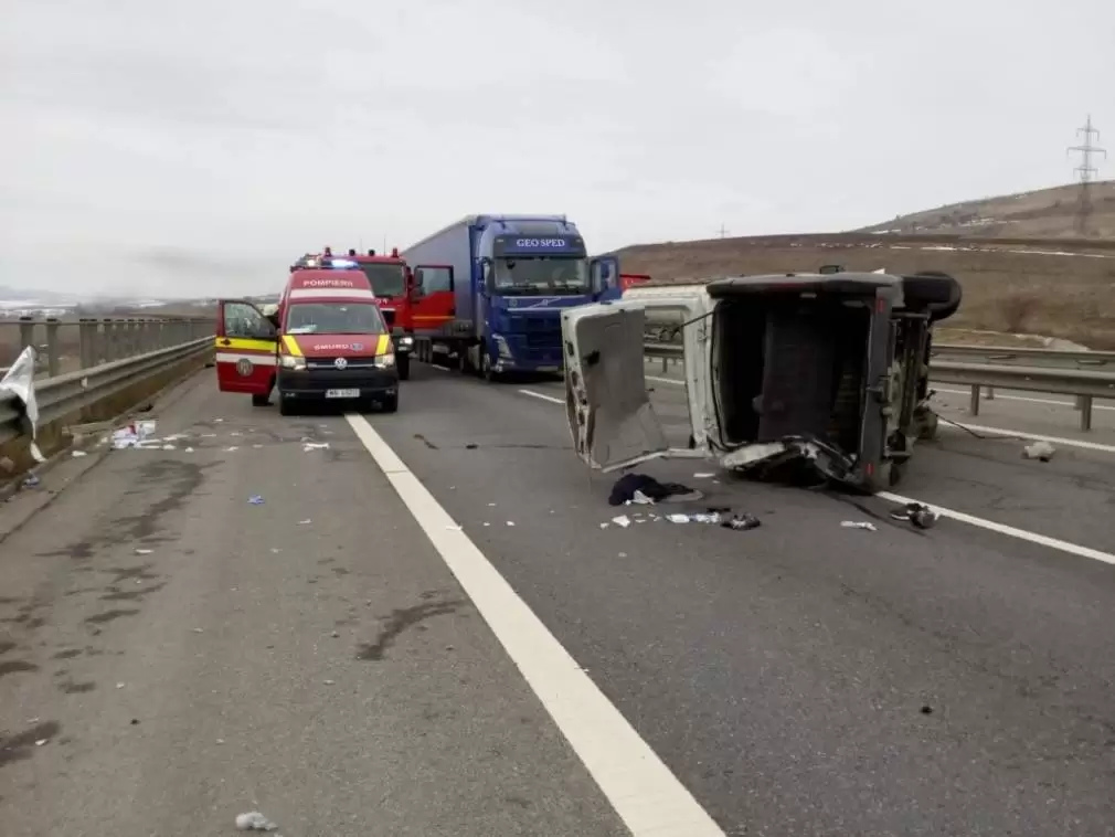 Poliția: Nu opriţi nejustificat pe banda de urgenţă de pe autostradă!