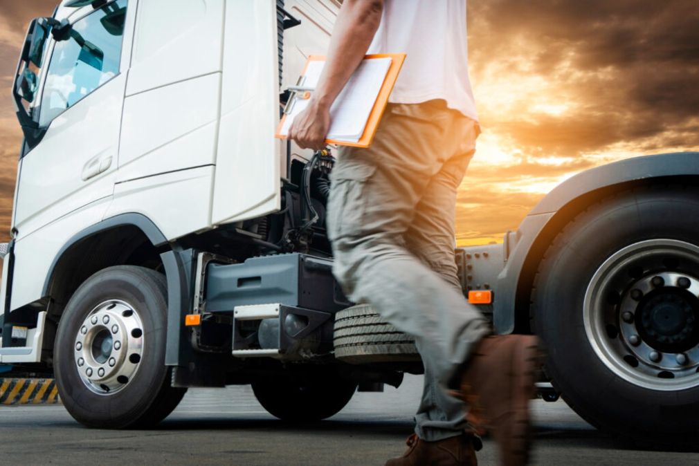IRU: 50% dintre companiile de transport nu găsesc șoferi de camion și autocar