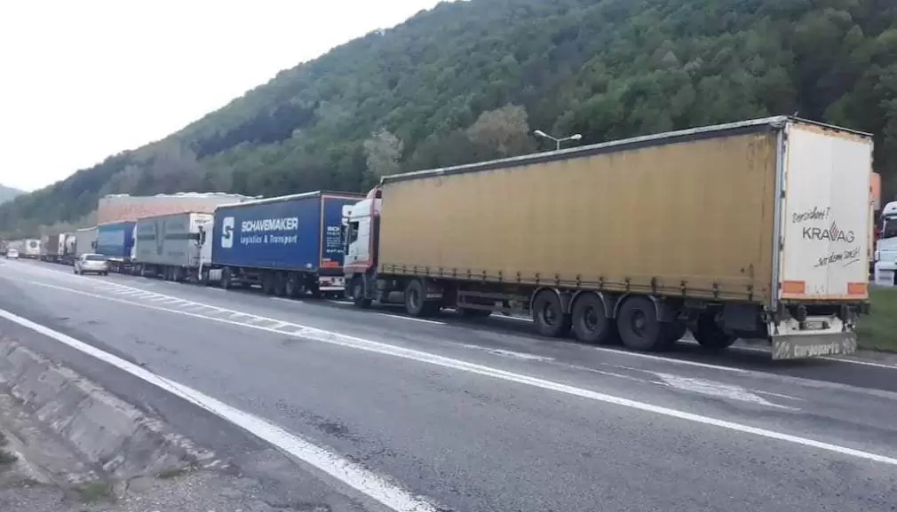 Restricții pentru camioane pe Valea Oltului în perioada sărbătorilor de Paște