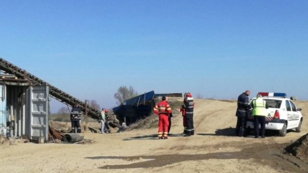 Șofer, strivit sub camion. Ducea materiale pe șantierul Drumului Expres Craiova-Slatina-Pitești