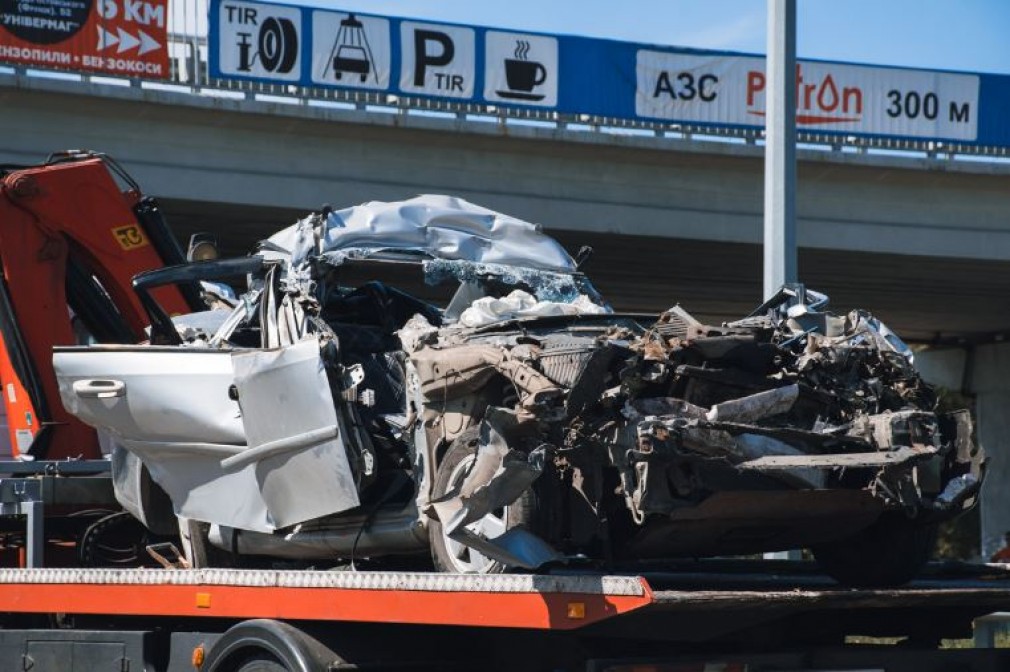 VIDEO. Un automobil cu moldoveni a ajuns sub un TIR. Șoferul a murit