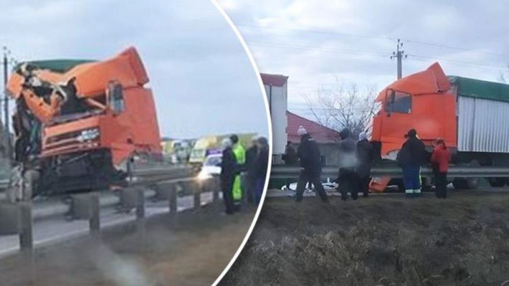 VIDEO Un camion a rămas fără frâne şi a intrat în spatele altuia