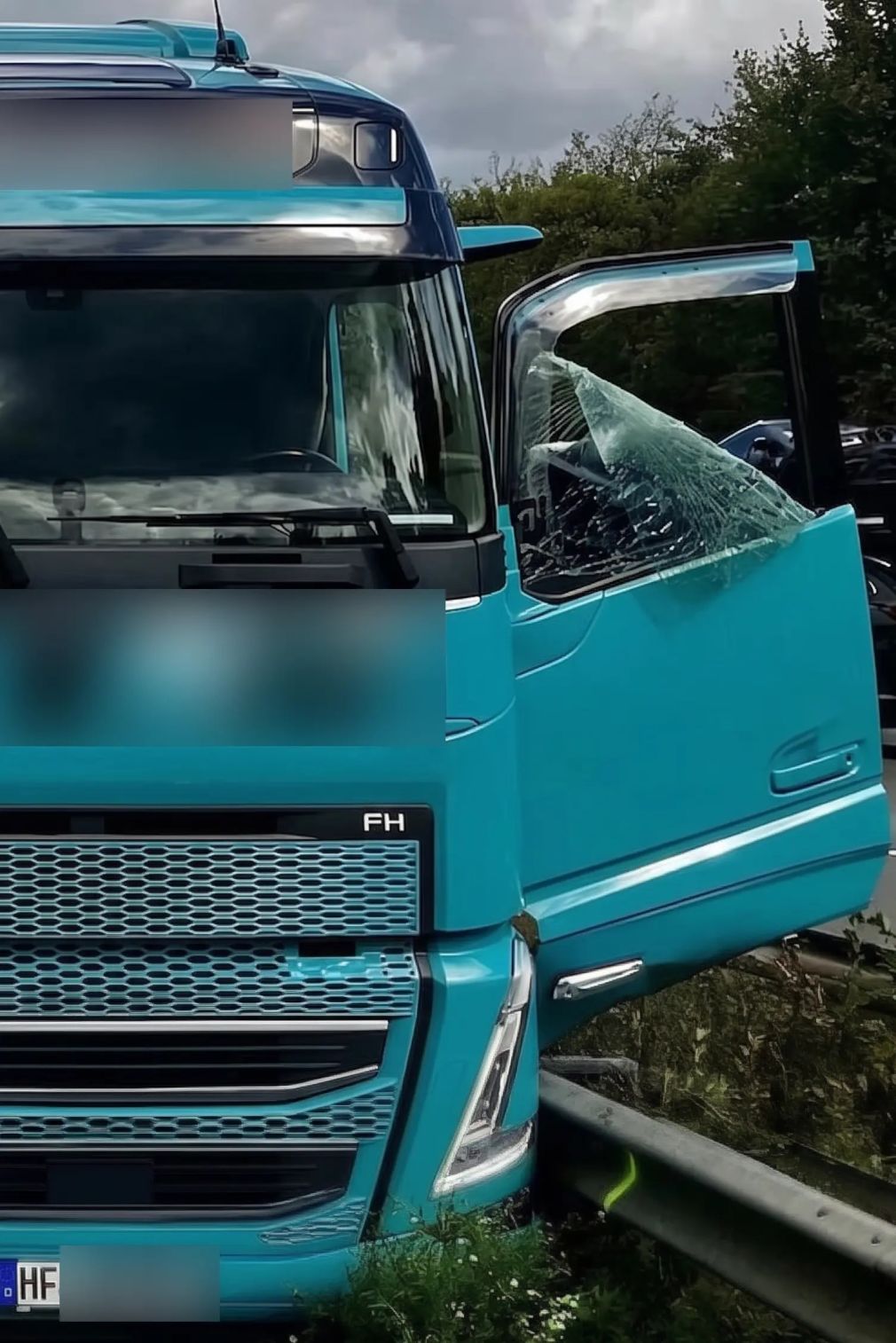 Un șofer de camion a murit în timp ce conducea. Avea doar 47 de ani
