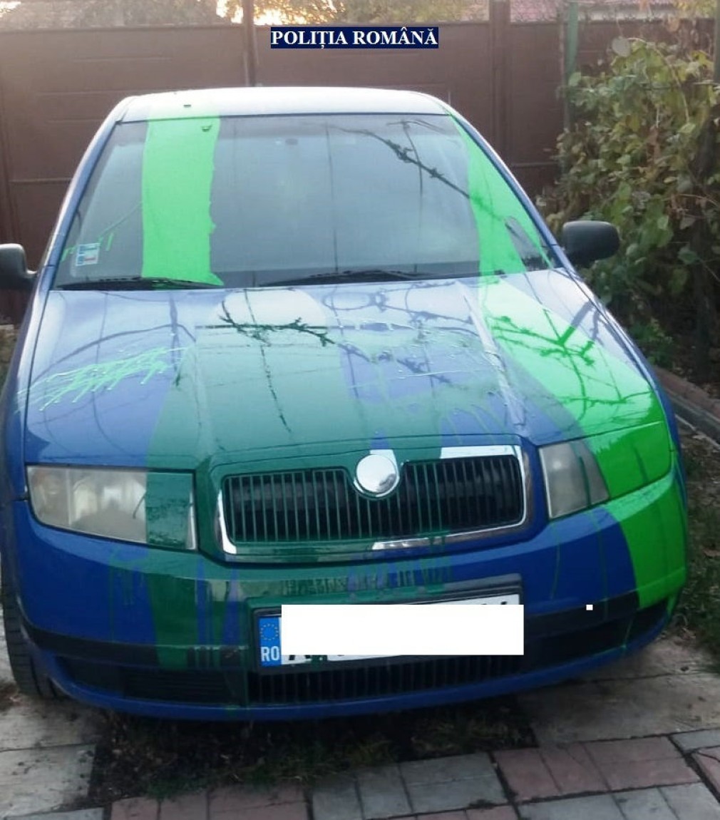 Au vandalizat mașina polițistului care i-a amendat