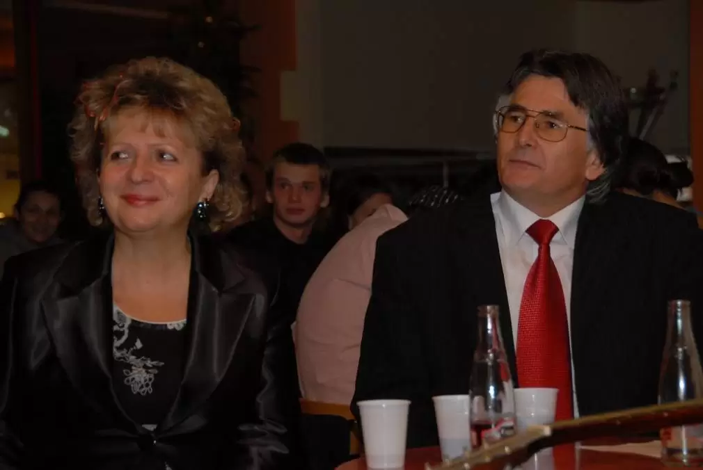 TUPEU. ȘOFERUL primarului din Timișoara câștigă 10.000 de lei. Tu pe ce bani îți rupi spatele?