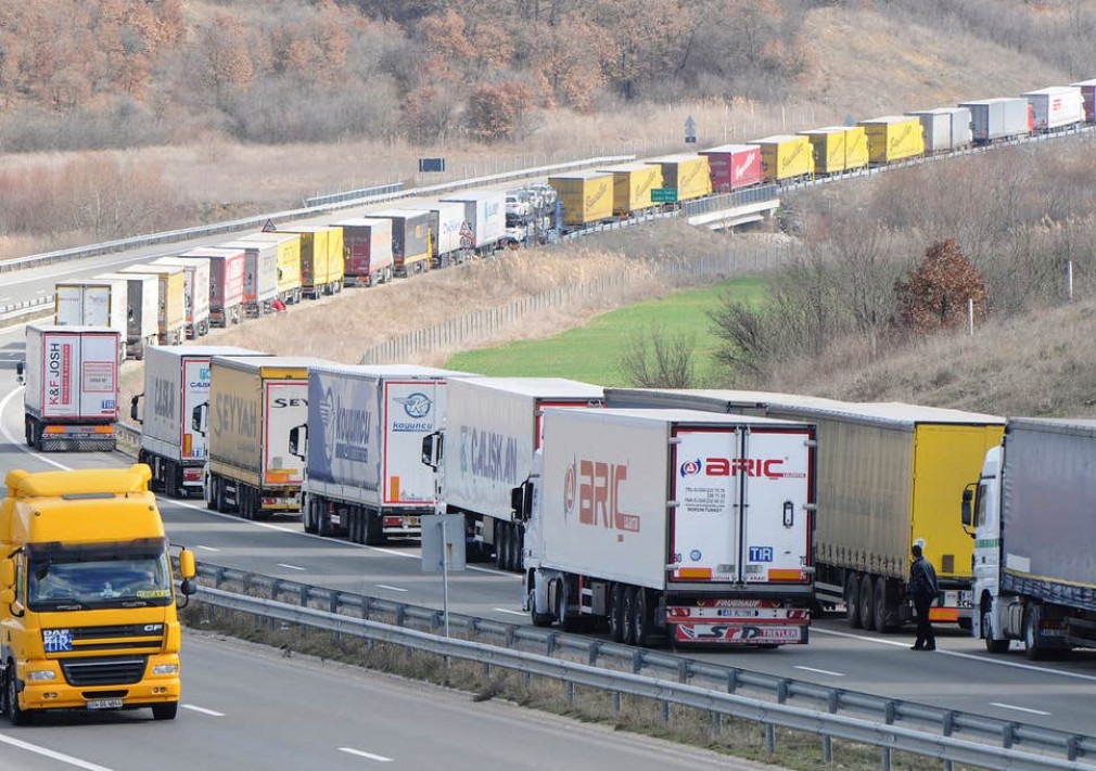 VIDEO. Situație dramatică la granița dintre Turcia și Bulgaria. Un număr impresionant de camioane în așteptare