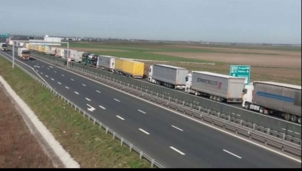 14.500 de camioane au trecut granița în numai 24 de ore