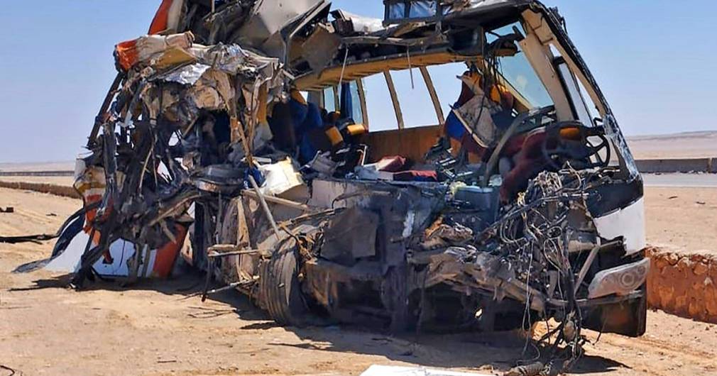 23 de oameni au murit şi 30 sunt răniţi, după ce un autobuz s-a lovit de un camion