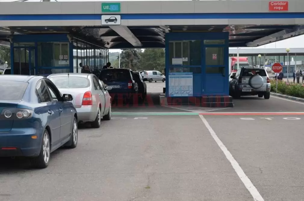 VIDEO Cozi uriașe la granița cu Bulgaria. Cursă contra contronometru pentru a evita carantina COVID