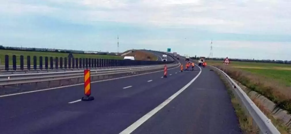 Restricții de trafic pe Autostrada Vestului. Se circulă pe banda de urgență